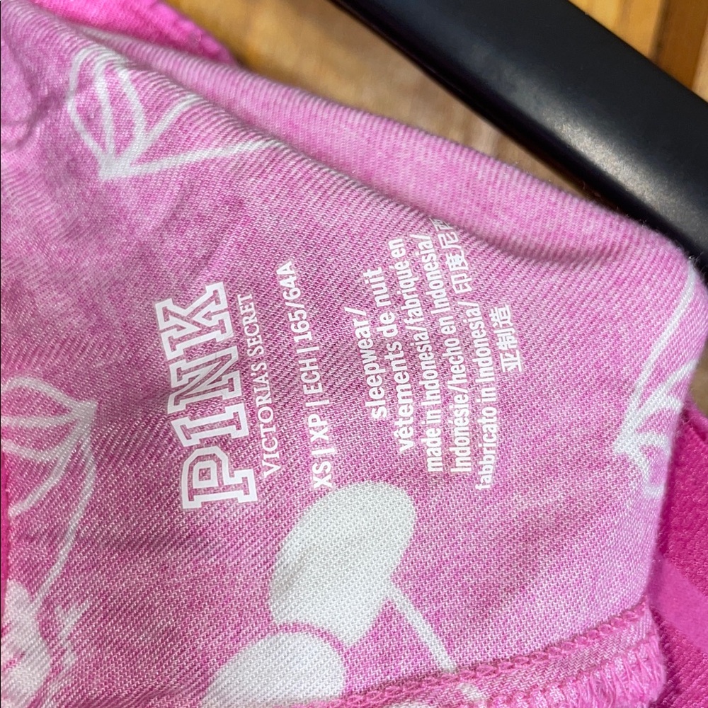 Pink Victoria’s Secret Cherry Print Women's Shorts size XS smiley shorts lounge - Picture 4 of 4